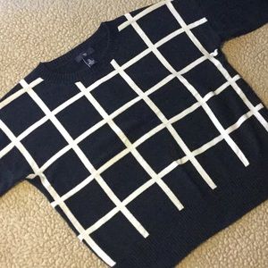 GAP black & white sweater - bundle for a discount